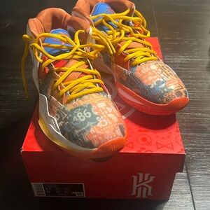 Kyrie Infinity purchased on Poshmark listed as new. Size 9.5 men’s.